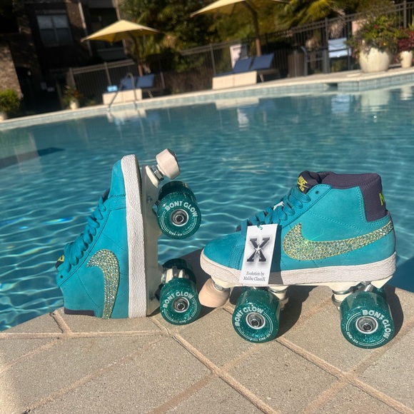 Nike Blazer SB  Roller Skates, Suede w/ Swarovski crystals, Bont Glow Wheels - Picture 10 of 10